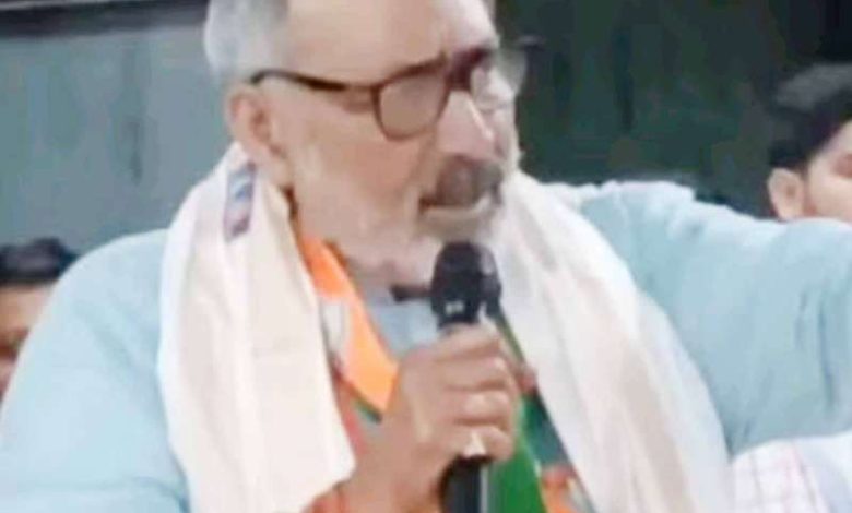 राहुल गांधी सेना के ऑपरेशन में मज़ा ढूंढ रहे हैं