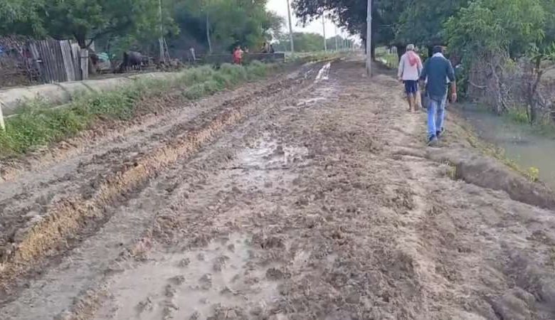 रीवा की महना नदी ने डुबाया पुल ऑटो से अस्पताल