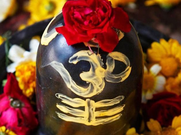 सावन में इन रंगों से बनाएं दूरी वरना नहीं मिलेगा