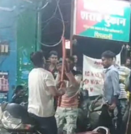 सोम कंपनी में गुंडों के लिए नौकरी? पुलिस मुख्यालय पहुँचीं शिकायत। 1 सोम कंपनी में गुंडों के लिए नौकरी पुलिस मुख्यालय पहुँचीं