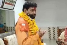 हम बुजुर्ग हैं तो क्या पार्टी उठाकर कचरे में फेंक