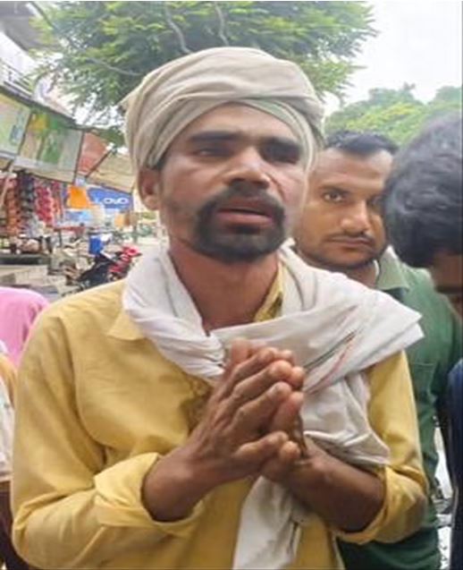 कलाई में कलावा मुंह पर धोखा गोगा महाराज बनकर दान