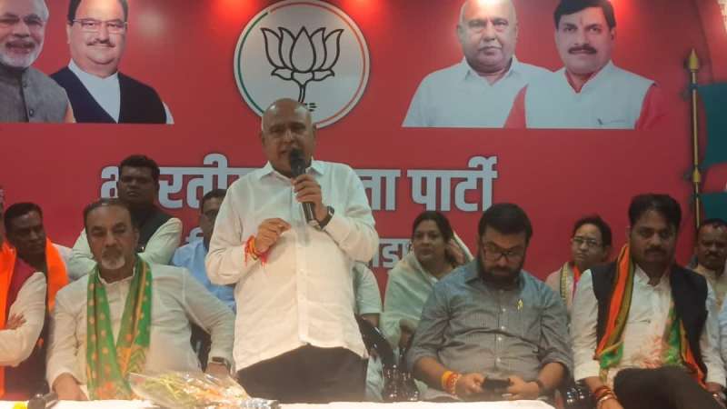 कांग्रेस को बताया ‘अंग्रेजों की पार्टी