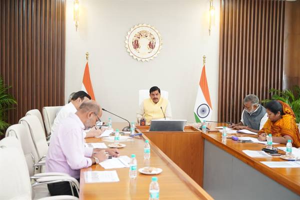 ग्रामीण नलजल योजनाओं के संचालन-संधारण की नीति टिकाऊ, जनभागीदारी आधारित और दीर्घकालिक प्रभाव वाली हो : मुख्यमंत्री डॉ. यादव 6 ग्रामीण नलजल योजनाओं के संचालन संधारण की नीति टिकाऊ जनभागीदारी आधारित