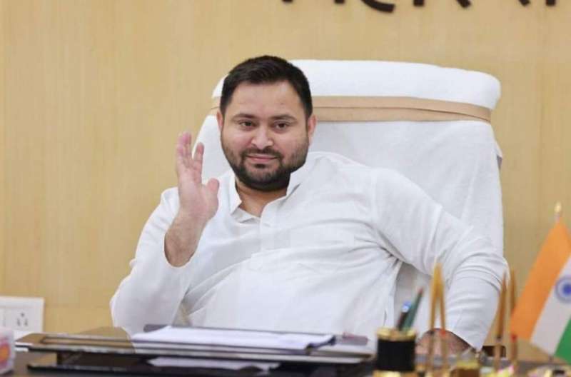 चुनाव आयोग का तेजस्वी को पलटवार आंख खोलकर देख लोसूची