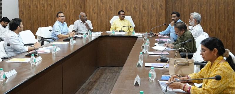 छत्तीसगढ़ आदिवासी स्वास्थ्य परंपरा एवं औषधि पादप बोर्ड की बैठक