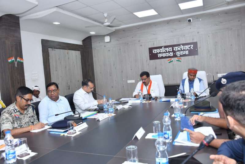 नक्सलवाद के खात्मे के लिए समाज के सभी वर्गों का