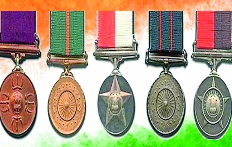 पाकिस्तानी ठिकाने तबाह करने वाले नौ वायुवीरों को वीर चक्र