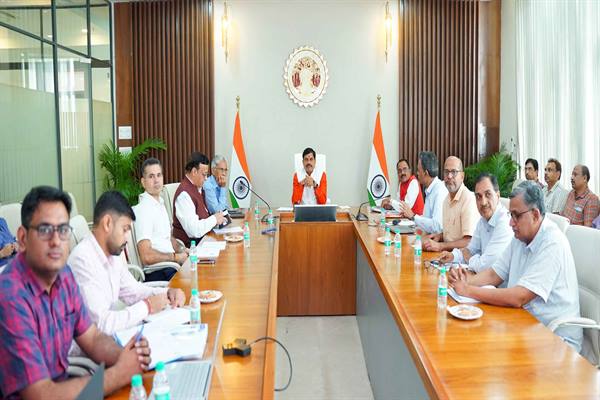 प्रदेश में चलेगा सोलर पंप स्थापित करने का सघन अभियान