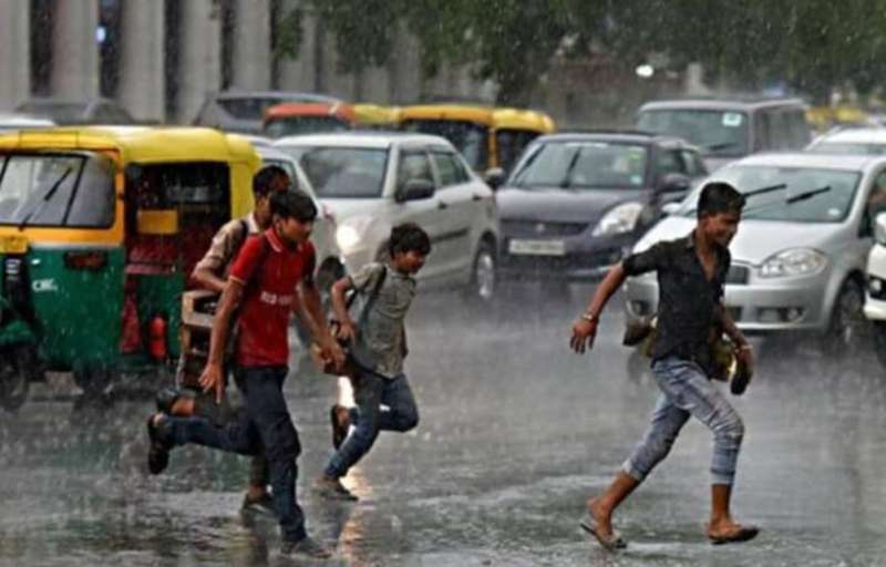 बरेली में मौसम ने बदला मिजाज आज सभी स्कूल रहेंगे