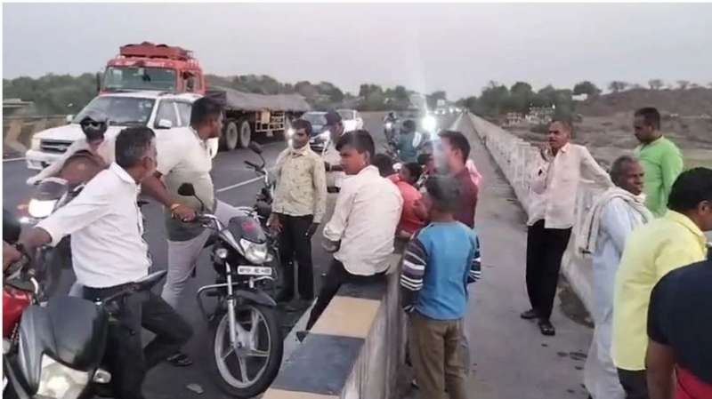 बारवानी में तीन माह के बच्चे को छोड़कर युवक युवती ने