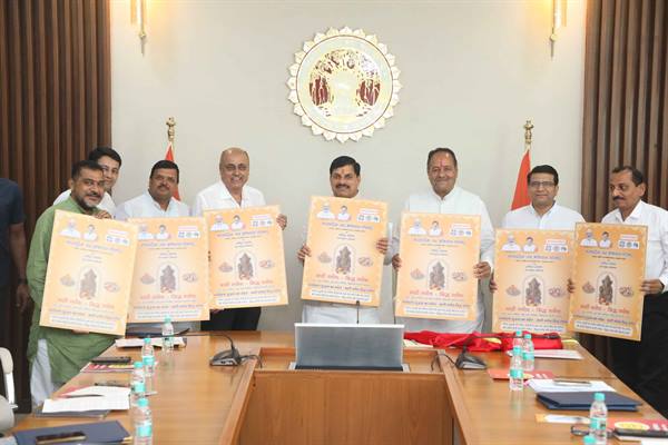 भगवान गणेश मां दुर्गा और महालक्ष्मी की प्रतिमाएं मिट्टी से