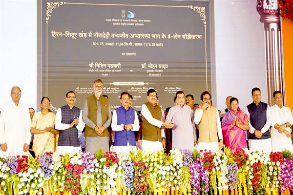 भोपाल से जबलपुर के बीच बनाया जाएगा 255 किलोमीटर लंबा नया ग्रीन फील्ड हाई-वे : केन्द्रीय मंत्री गडकरी 6 भोपाल से जबलपुर के बीच बनाया जाएगा 255 किलोमीटर लंबा