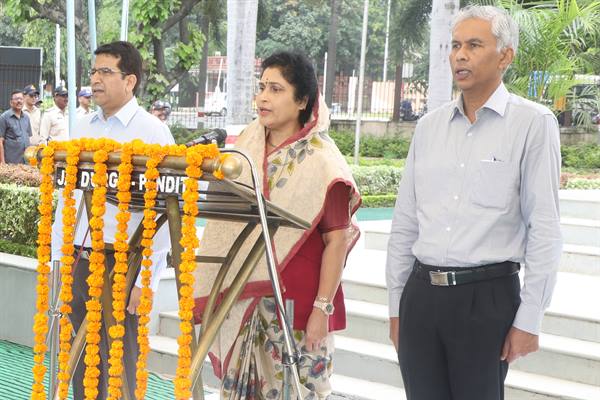 मंत्रालय में हुआ राष्ट्र गीत वंदे मातरम एवं राष्ट्र गान का सामूहिक गायन