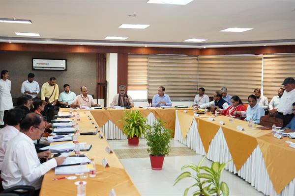 मंत्री पटेल ने मप्र भवन एवं अन्x200dय संनिर्माण कर्मकार मंडल