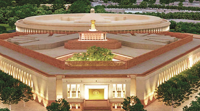 मुझे लगा स्टेशन है – संसद परिसर में घुसने वाले