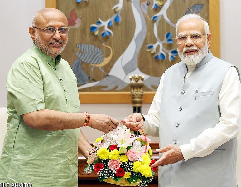 राधाकृष्णन के नाम का ऐलान राजनीतिक गलियारों में उमड़ी बधाइयों
