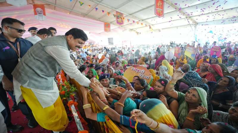 लाड़ली बहनों के खाते में होगी नोटों की बारिश भाईदूज