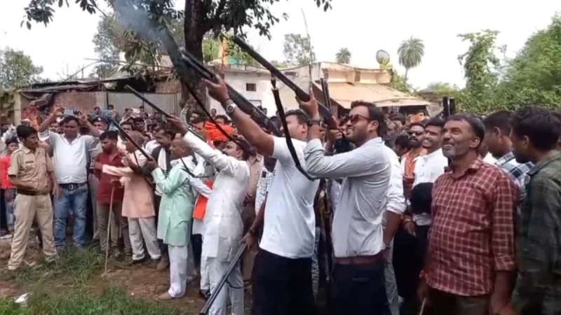 विदिशा में अचानक चली गोलियां गांव में अफरा तफरी