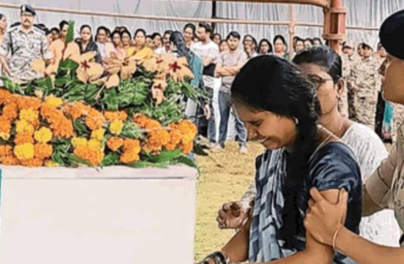 शहीद दिनेश नाग को अंतिम विदाई गार्ड ऑफ ऑनर के