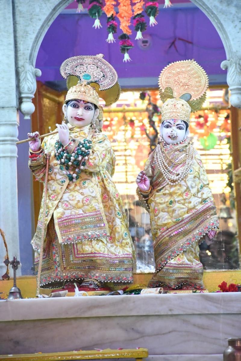 श्रीकृष्ण की ज्वेलरी का 100 करोड़ का बीमा साल में