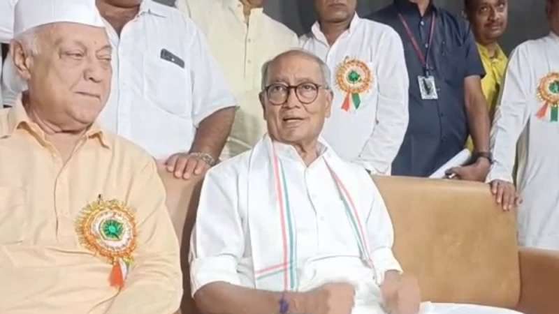 सिंधिया मेरे बेटे जैसे दिग्विजय सिंह