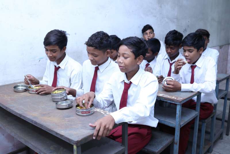 हाई स्कूल के छात्रावासी बच्चों को अब स्कूल में मिलेगा