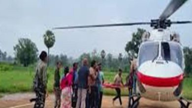 112 गांवों का संपर्क टूटा बीमार कार्यकर्ता को हेलीकॉप्टर से