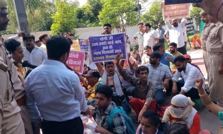 69 हजार भर्ती अभ्यर्थियों का हंगामा डिप्टी सीएम आवास पर