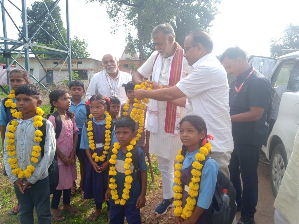 MP : नदियों को बचाना हमारी प्राथमिकता- प्रहलाद पटेल<br>उद्गम स्थनों पर पूजन पाठ कर संरक्षण का लिया संकल्प 3 img 20250808 wa00178681332651491507609