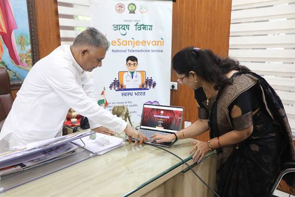 आयुष मंत्री परमार ने वैद्य आपके द्वार योजना ई संजीवनी पोर्टल