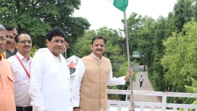 उप मुख्यमंत्री शुक्ल ने शासकीय आवास पर फहराया तिरंगा