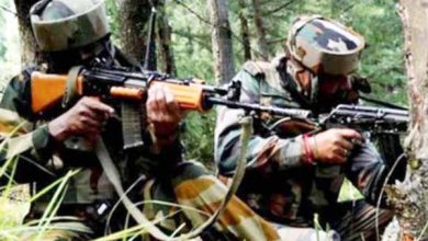 कुलगाम में 2 जवान शहीद