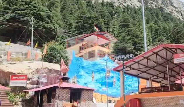 गंगोत्री धाम में ना श्रद्धालु ना बिजली—ताजा स्थिति चिंताजनक