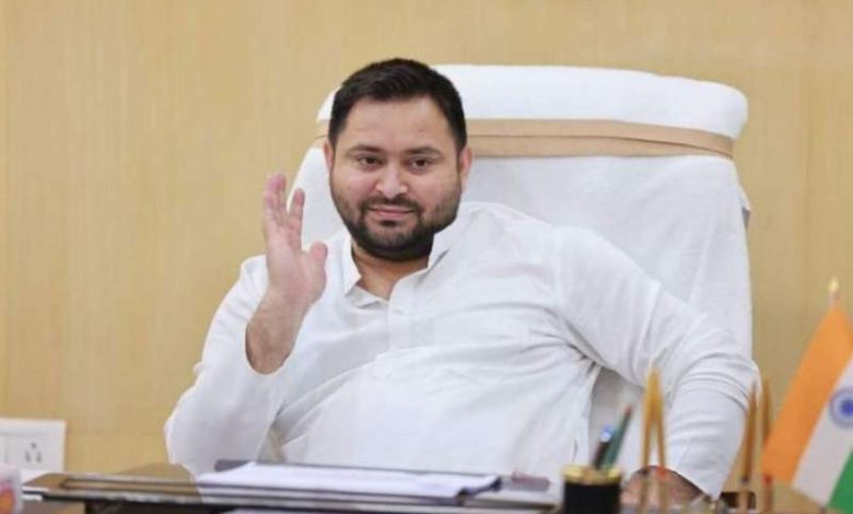 चुनाव आयोग का तेजस्वी को पलटवार, आंख खोलकर देख लो.......सूची में अपना नाम 1 चुनाव आयोग का तेजस्वी को पलटवार आंख खोलकर देख लोसूची