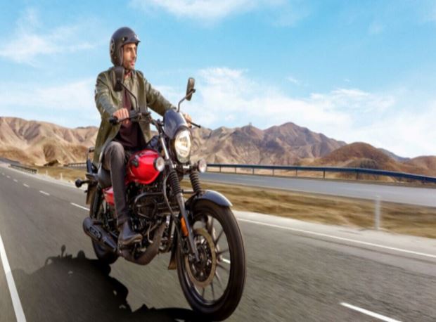 जुलाई में बजाज ने कुल 366 लाख यूनिट्स बेची