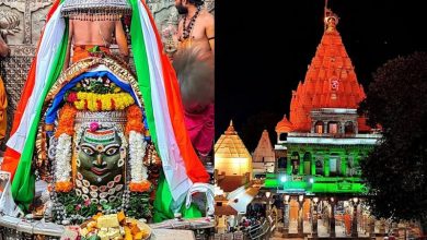 तिरंगे के रंगों में रंगे बाबा महाकाल महाकालेश्वर मंदिर में