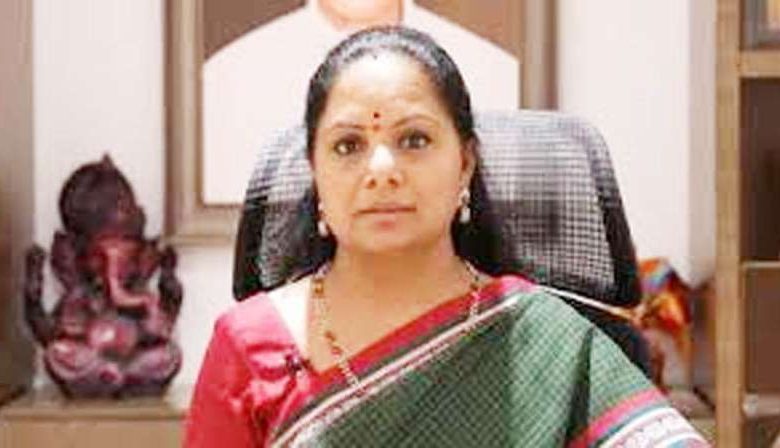 तेलंगाना में ओबीसी हक की लड़ाई तेज, के. कविता की भूख हड़ताल शुरू 1 तेलंगाना में ओबीसी हक की लड़ाई तेज के कविता की