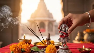 धन और सुख चाहिए मंगलवार को हनुमान मंदिर से लाकर