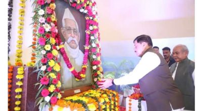 पूर्व CM रविशंकर शुक्ल की जयंती में कांग्रेस के ही