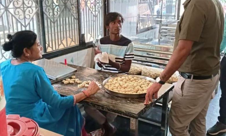 बने खाबो बने रहिबो अभियान में होटलों ढाबों और स्ट्रीट फूड