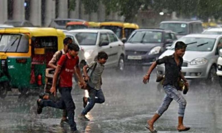बरेली में मौसम ने बदला मिजाज आज सभी स्कूल रहेंगे