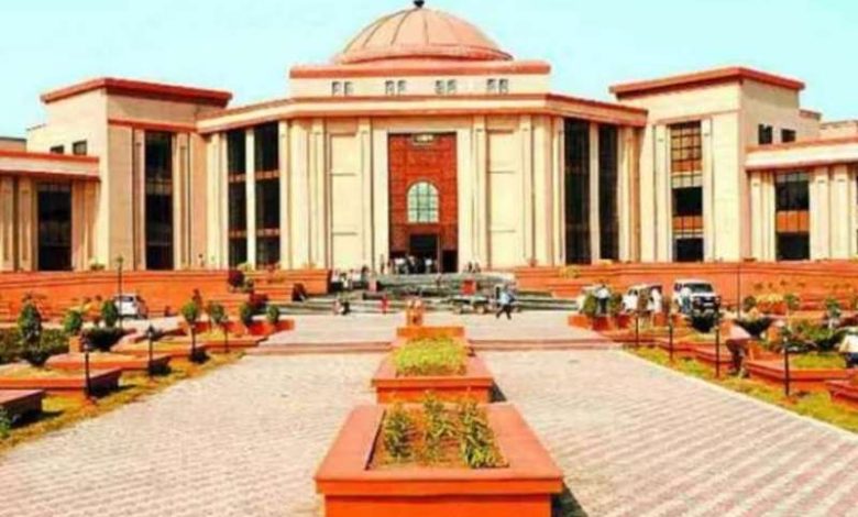मिडिल स्कूल में शर्मनाक लापरवाही हाईकोर्ट ने कहा ये बच्चों