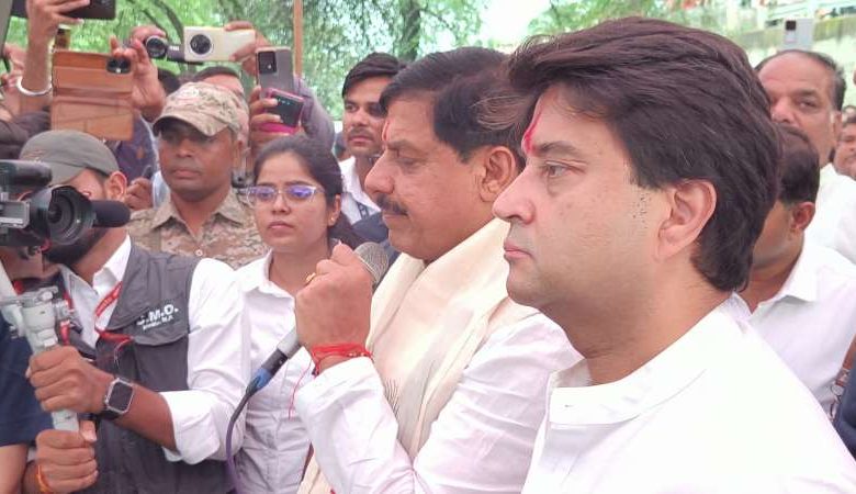 मुख्यमंत्री डॉ मोहन यादव ने केंद्रीय मंत्री ज्योतिरादित्य सिंधिया के