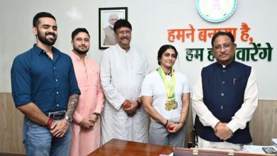 मुख्यमंत्री से एशियन अफ्रीकन पैसिफिक पावरलिफ्टिंग चैंपियनशिप की स्वर्ण पदक