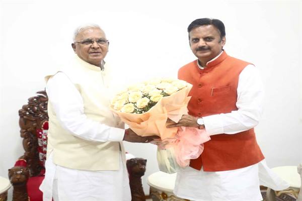 राज्यपाल पटेल से उप मुख्यमंत्री शुक्ल ने की सौजन्य भेंट