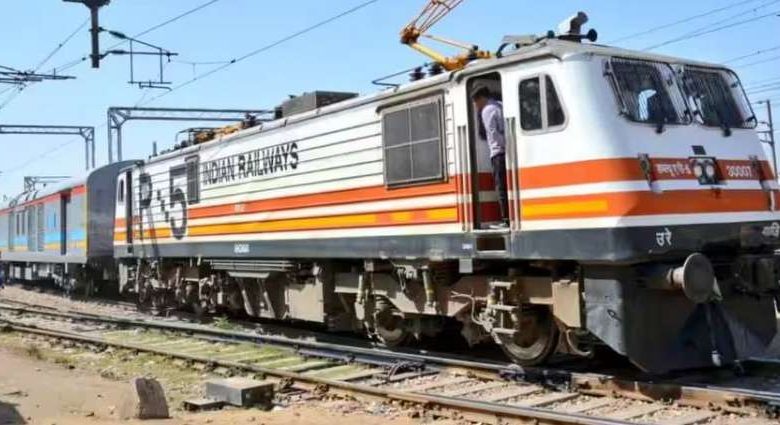 रेलवे ने ‎टिकट के डिजिटल पेमेंट पर लगने वाले एक्स्ट्रा