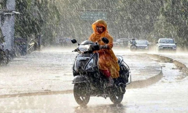 लगातार बारिश से बढ़ी मुसीबत, यूपी में अलर्ट जारी; एक जिले में स्कूलों की छुट्टी घोषित 1 लगातार बारिश से बढ़ी मुसीबत यूपी में अलर्ट जारी एक