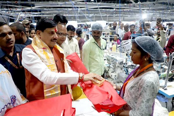 लाड़ली बहनों को रक्षाबंधन पर शगुन के रूप में दी जायेगी 250 रूपये अतिरिक्त राशि : मुख्यमंत्री डॉ. यादव 1 लाड़ली बहनों को रक्षाबंधन पर शगुन के रूप में दी