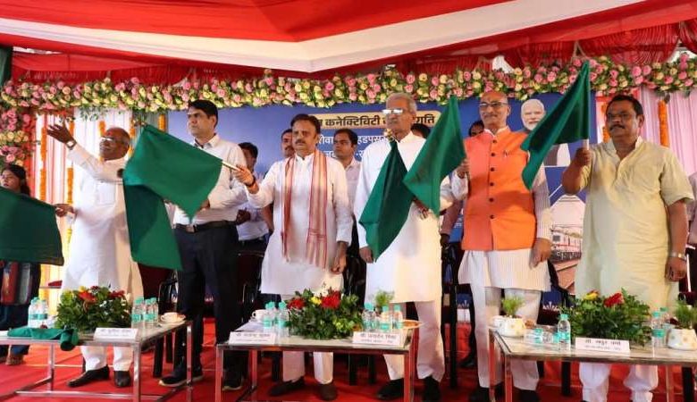 विंध्य को मिली नई एक्सप्रेस की रफ्तार, रीवा से दनदनाते और धूल उड़ाते महाराष्ट्र पहुंचेगी ट्रेन 1 विंध्य को मिली नई एक्सप्रेस की रफ्तार रीवा से दनदनाते